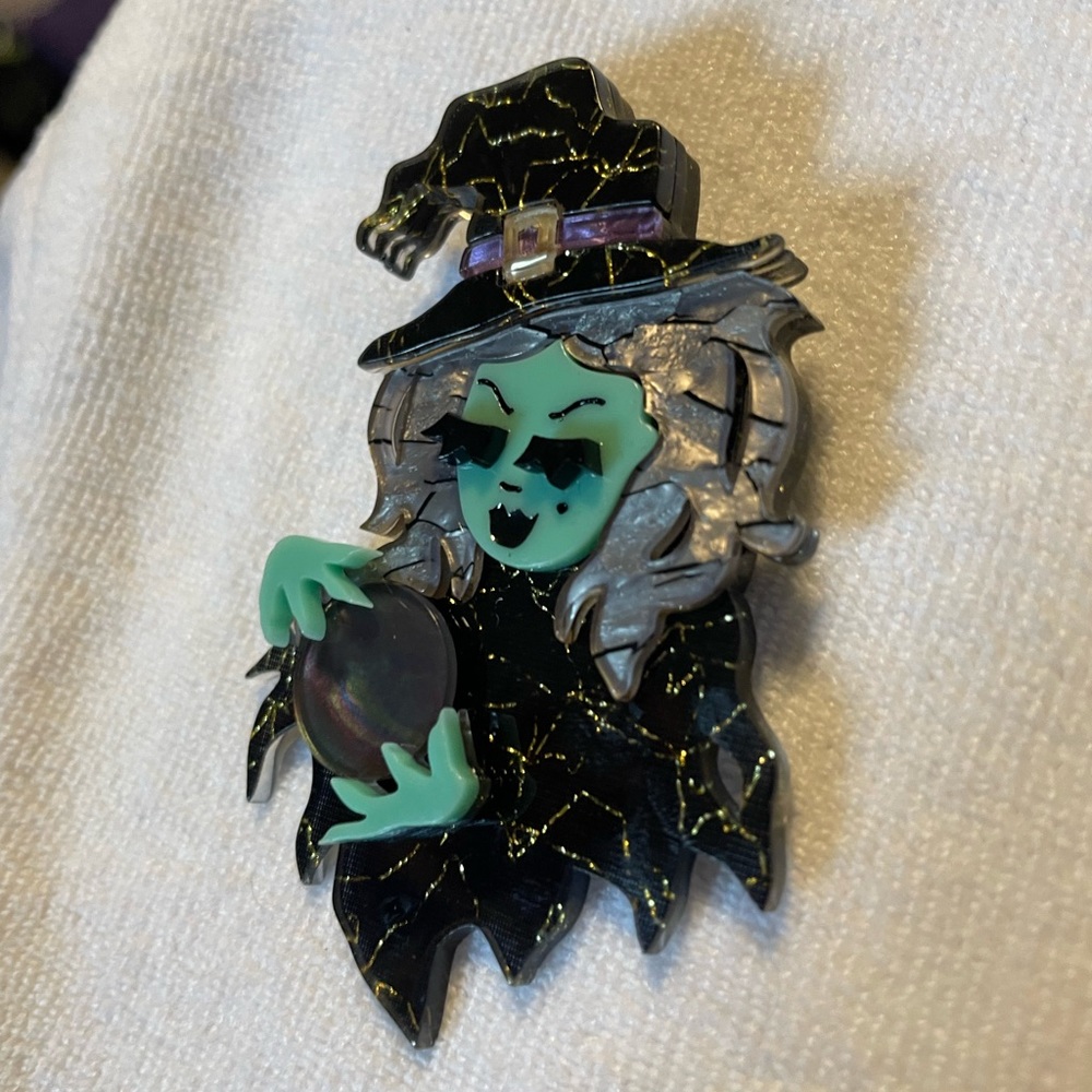 Halloween witch brooch Erstwilder